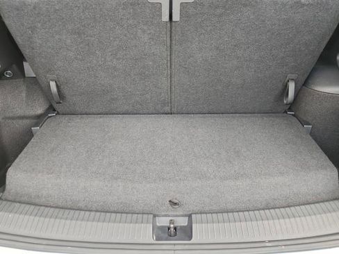 Used 2024 Volkswagen Tiguan SE R-Line image 25