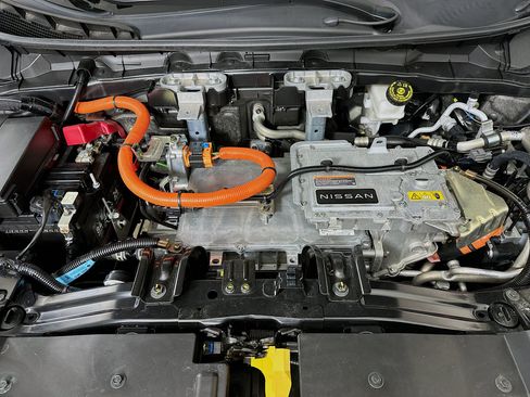 Used 2023 Nissan Ariya FWD image 32