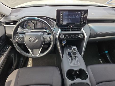 Used 2022 Toyota Venza LE AWD/4WD image 12