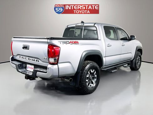 Used 2016 Toyota Tacoma TRD Sport image 7