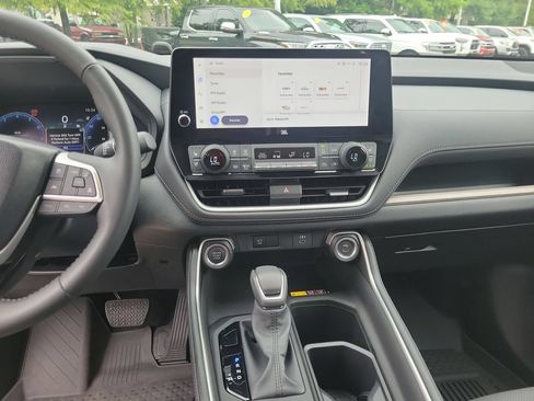 Certified 2024 Toyota Grand Highlander FWD image 26