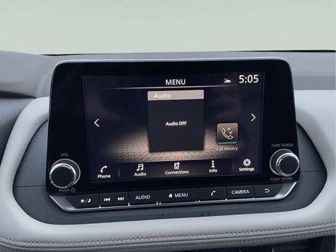 Used 2025 Nissan Rogue SV image 28