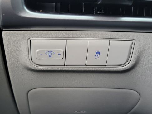 Certified 2025 Hyundai Tucson SE image 19