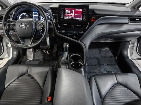 Used 2024 Toyota Camry SE image 17