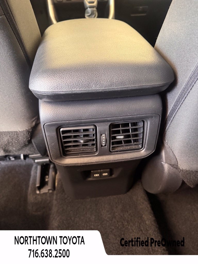 Used 2025 Toyota RAV4 XLE w/ Weather Package AWD/4WD image 31