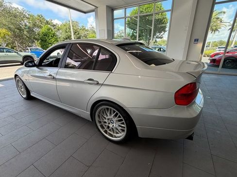 Used 2006 BMW 330i Sedan RWD image 9