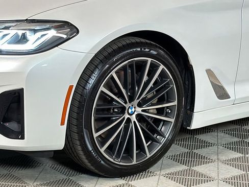 Used 2023 BMW 540i xDrive w/ Premium Package AWD/4WD image 4