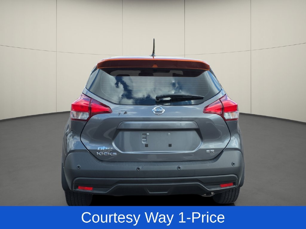 Used 2020 Nissan Kicks SR w/ SR Premium Package FWD image 8