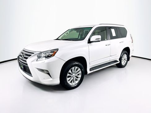 Used 2018 Lexus GX 460 Premium w/ Premium Package image 3