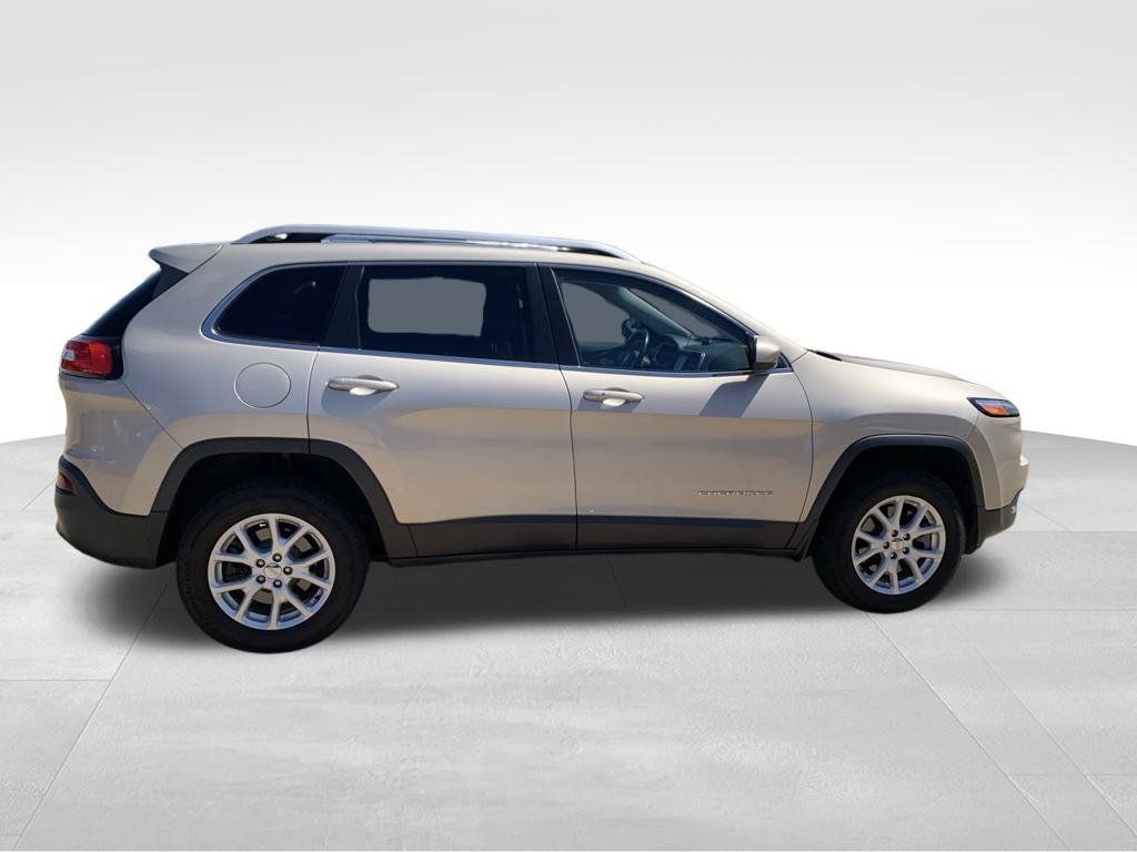 Used 2015 Jeep Cherokee Latitude w/ Comfort/Convenience Group AWD/4WD image 14