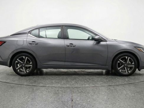 Used 2025 Nissan Sentra SV FWD image 11