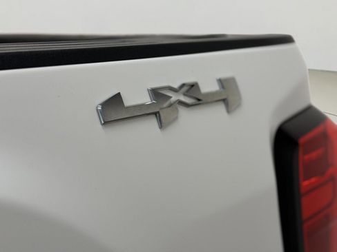 Certified 2022 GMC Sierra 2500 SLT w/ SLT Convenience Package image 9