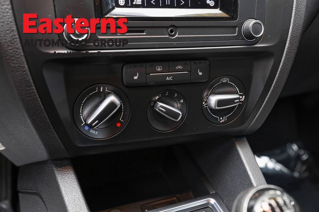 Used 2017 Volkswagen Jetta S w/ Jetta S Cold Weather Package FWD image 20