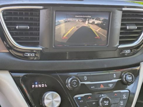 Used 2023 Chrysler Voyager LX image 22