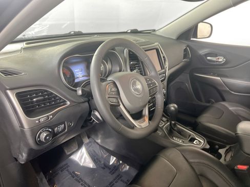 Used 2022 Jeep Cherokee Latitude Lux w/ Sun & Sound Group image 9