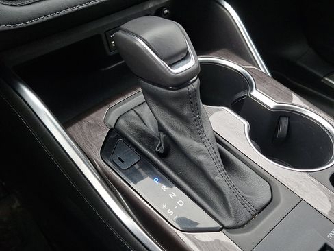 Used 2022 Toyota Highlander Platinum image 17