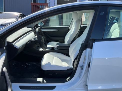 Used 2023 Tesla Model 3 Standard Range image 14