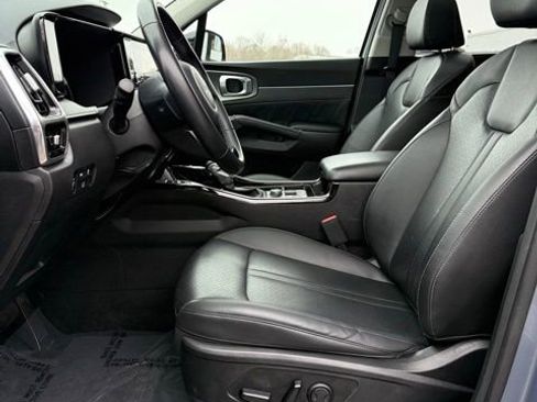 Used 2023 Kia Sorento SX image 17