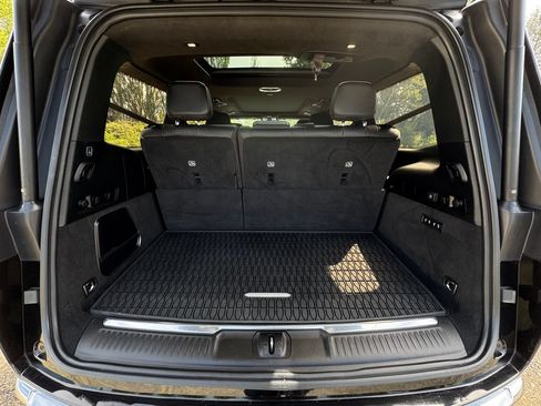 Used 2022 Jeep Grand Wagoneer Series III w/ Rear Seat Video Group 1 AWD/4WD image 10