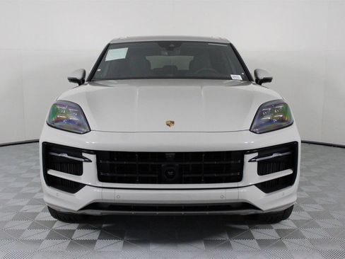 New 2026 Porsche Cayenne GTS image 10