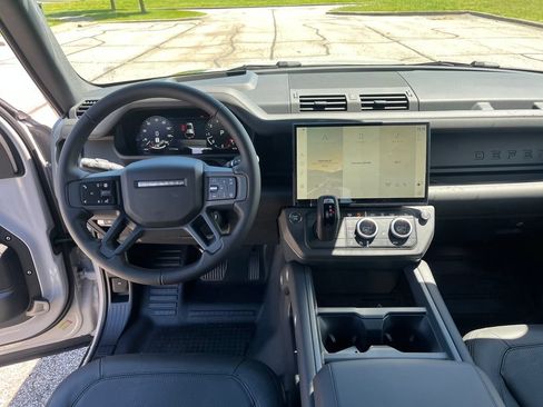 New 2026 Land Rover Defender 110 X-Dynamic SE AWD/4WD image 12