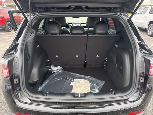 New 2026 Jeep Compass Limited w/ Sun, Sound & Navigation Group image 17