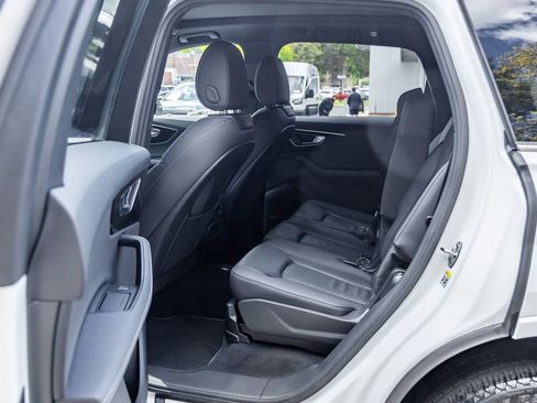 Used 2025 Audi Q7 3.0T Premium Plus AWD/4WD image 24