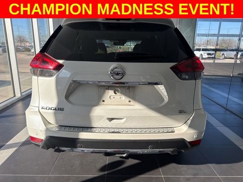 Used 2019 Nissan Rogue SL w/ Premium Package image 3