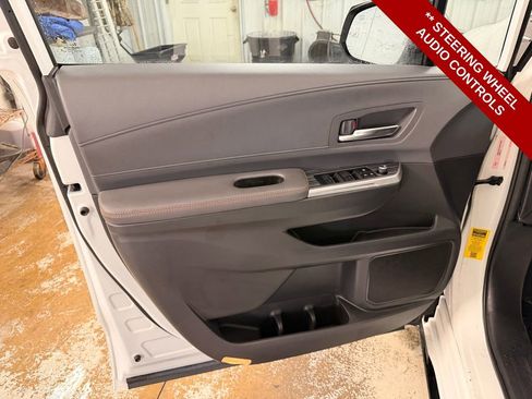 Used 2023 Toyota Sienna XSE image 11