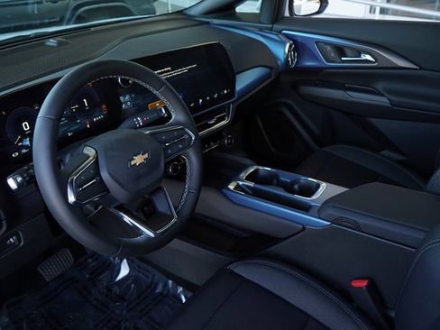 New 2025 Chevrolet Equinox EV LT image 2