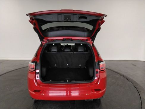 Used 2022 Jeep Compass Limited image 8