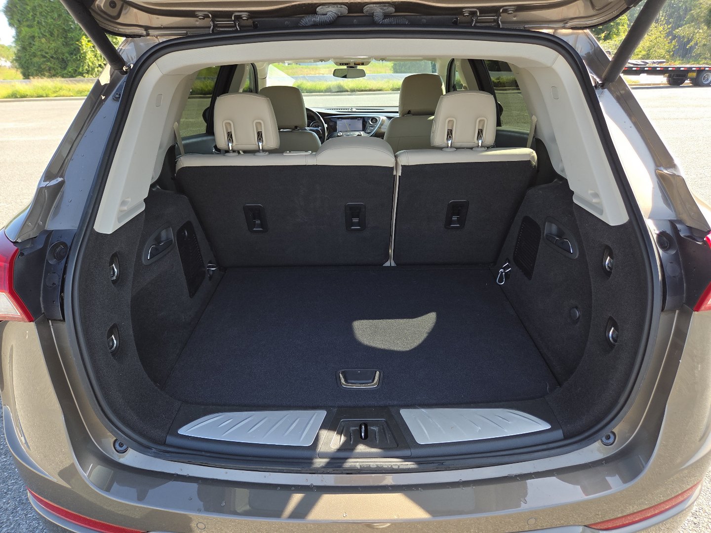 Used 2019 Buick Envision Essence FWD image 20