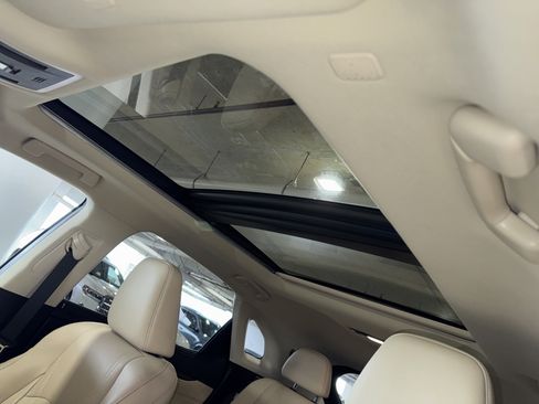 Used 2021 Lexus RX 450h AWD w/ Luxury Package image 34