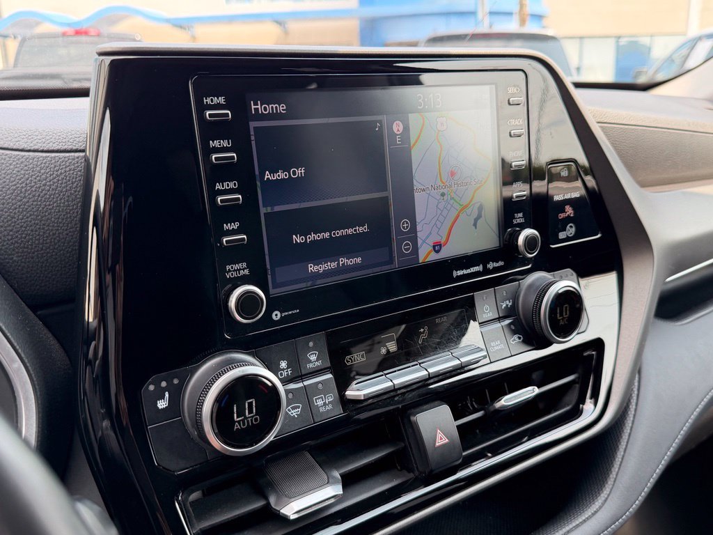 Used 2020 Toyota Highlander XLE AWD/4WD image 11