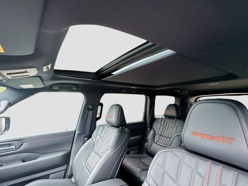 New 2025 Nissan Armada PRO-4X w/ Pro-4X Premium Package image 23