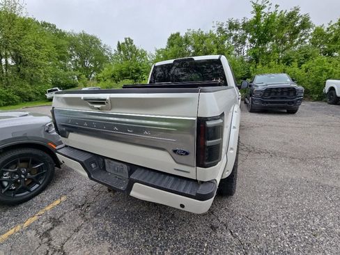 Used 2019 Ford F150 Platinum w/ Equipment Group 701A Luxury AWD/4WD image 7
