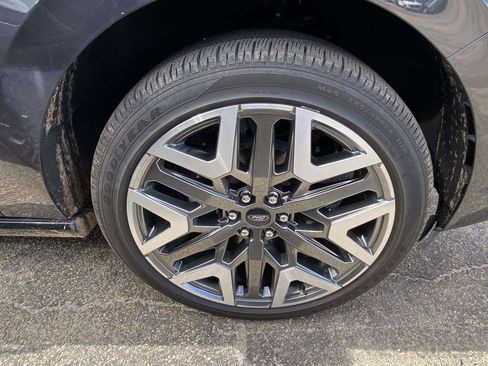 Used 2025 Ford Expedition Platinum w/ Platinum Ultimate Package AWD/4WD image 3