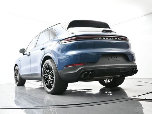 Certified 2026 Porsche Cayenne E-Hybrid AWD/4WD image 45