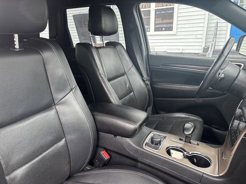 Used 2014 Jeep Grand Cherokee Limited w/ Luxury Group II AWD/4WD image 21