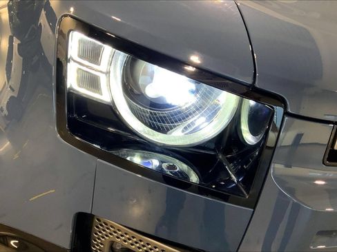 Used 2023 Land Rover Defender 110 X-Dynamic SE AWD/4WD image 27