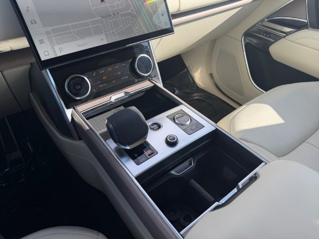 Used 2023 Land Rover Range Rover SE AWD/4WD image 25