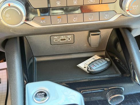 Used 2024 Nissan Altima 2.5 SV FWD image 23