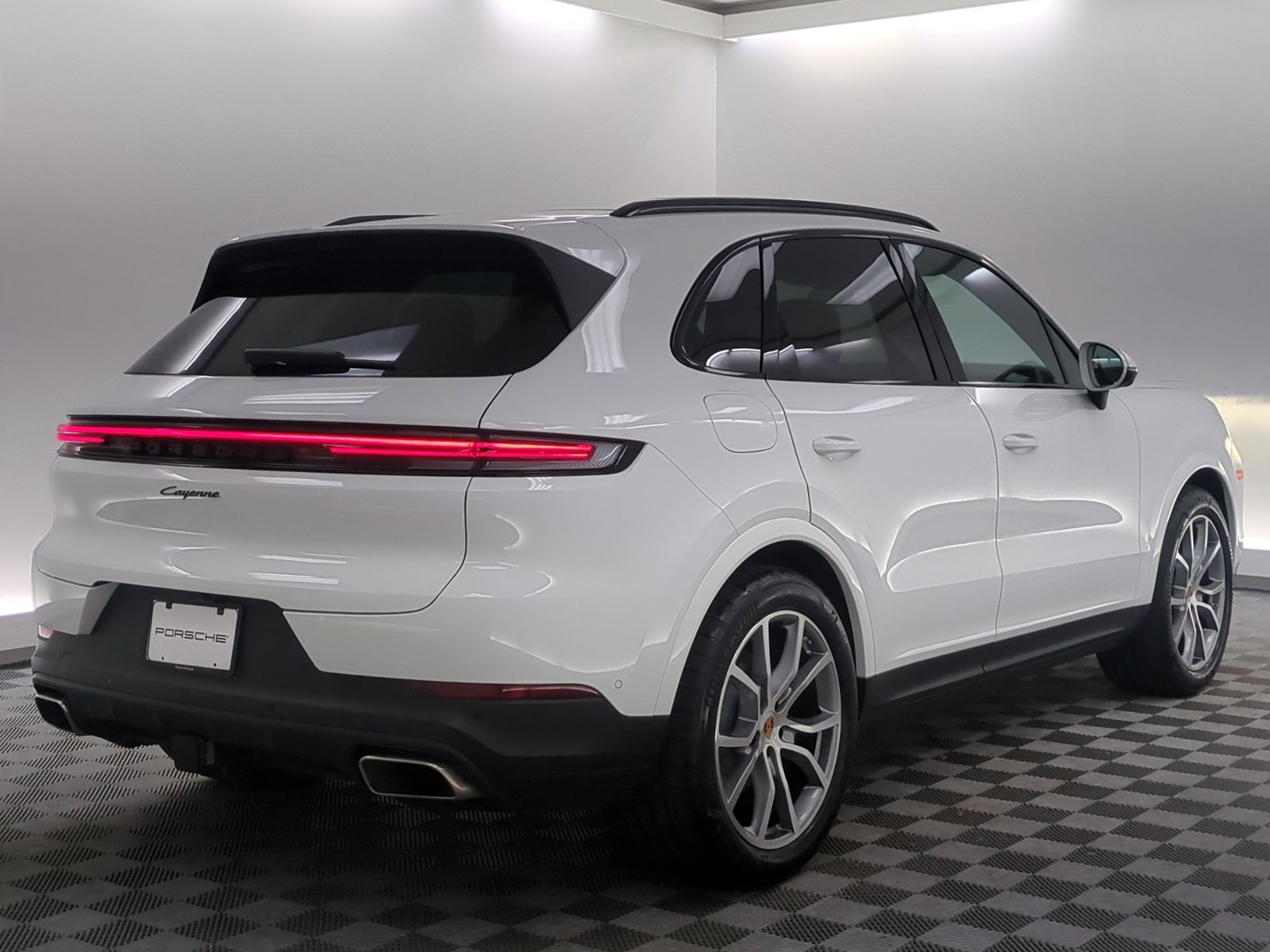 Used 2026 Porsche Cayenne AWD/4WD image 6