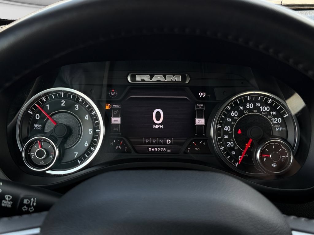 Used 2024 RAM 1500 Laramie AWD/4WD image 11