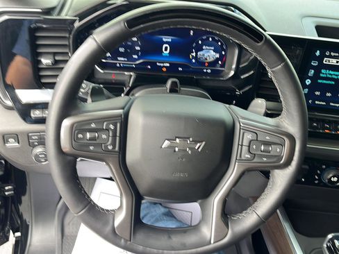 Used 2025 Chevrolet Silverado 1500 High Country w/ High Country Premium Package AWD/4WD image 10