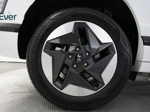 Used 2024 Hyundai Kona Limited image 19