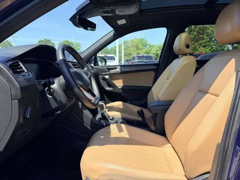 Used 2022 Volkswagen Tiguan SE AWD/4WD image 15