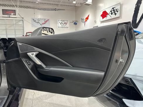 Used 2015 Chevrolet Corvette Z06 w/ Z07 Performance Package RWD image 16