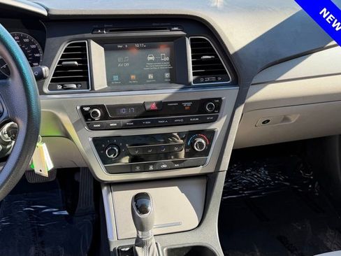 Used 2016 Hyundai Sonata SE image 16