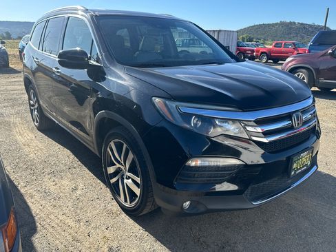 Used 2016 Honda Pilot Elite image 2